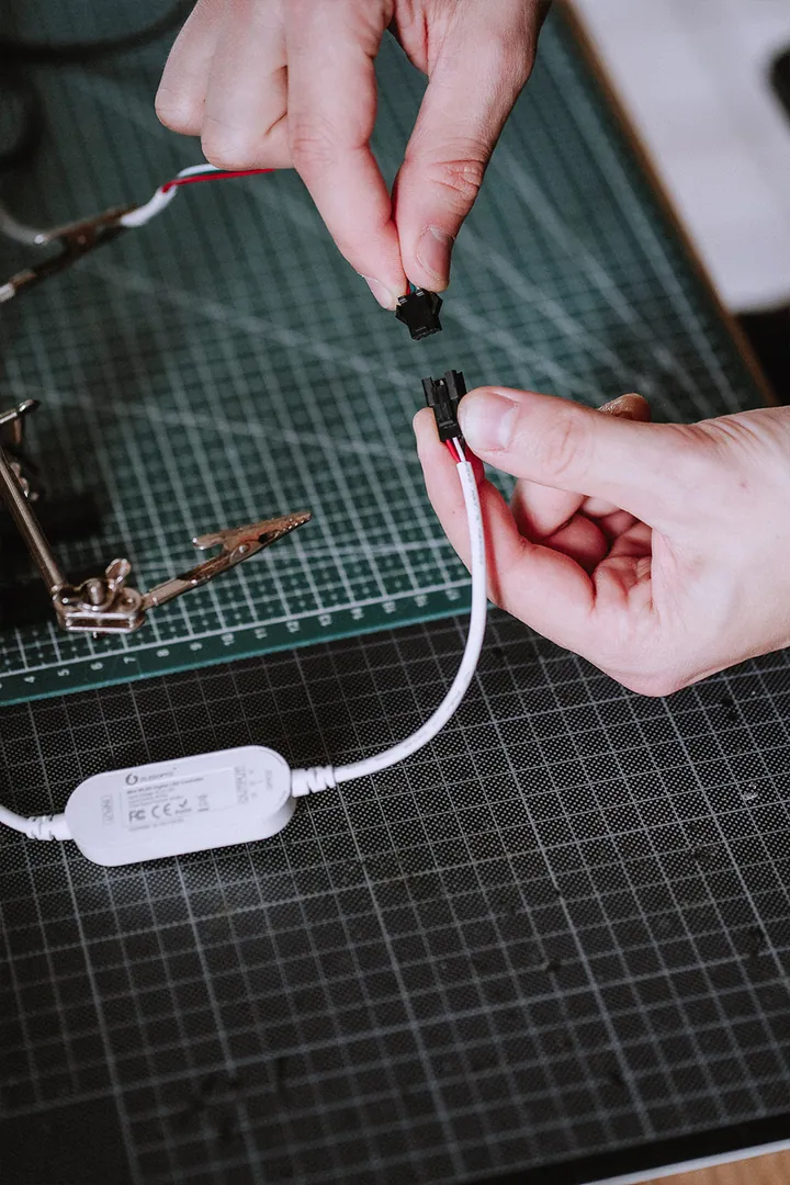Assembling the lighting electronics